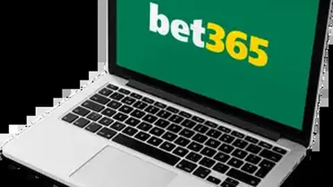 赵继伟赛事结束后速归队备战，温馨签名时刻与球迷互动不断